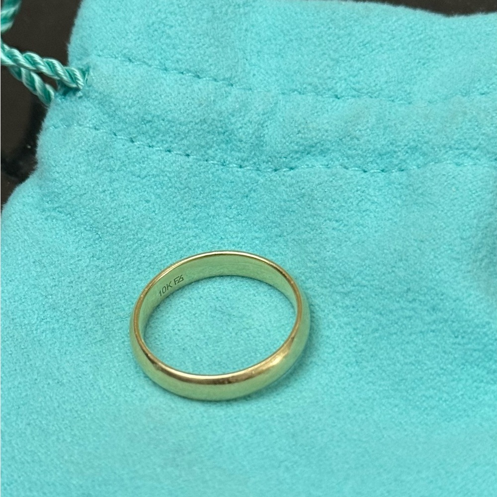 10K Gold Band Ring